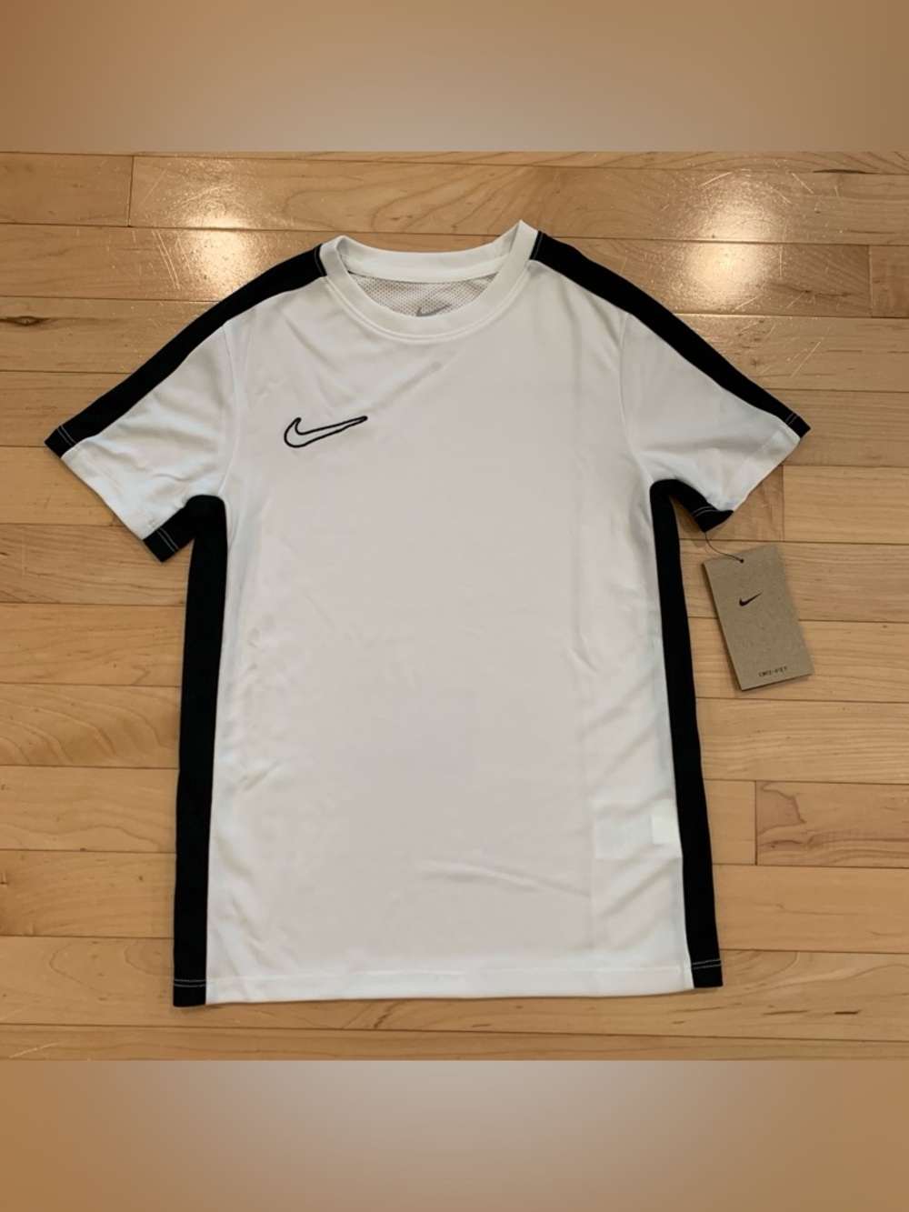 New! Nike athletic short sleeve shirt youth boys size small 8 white t-shirt
